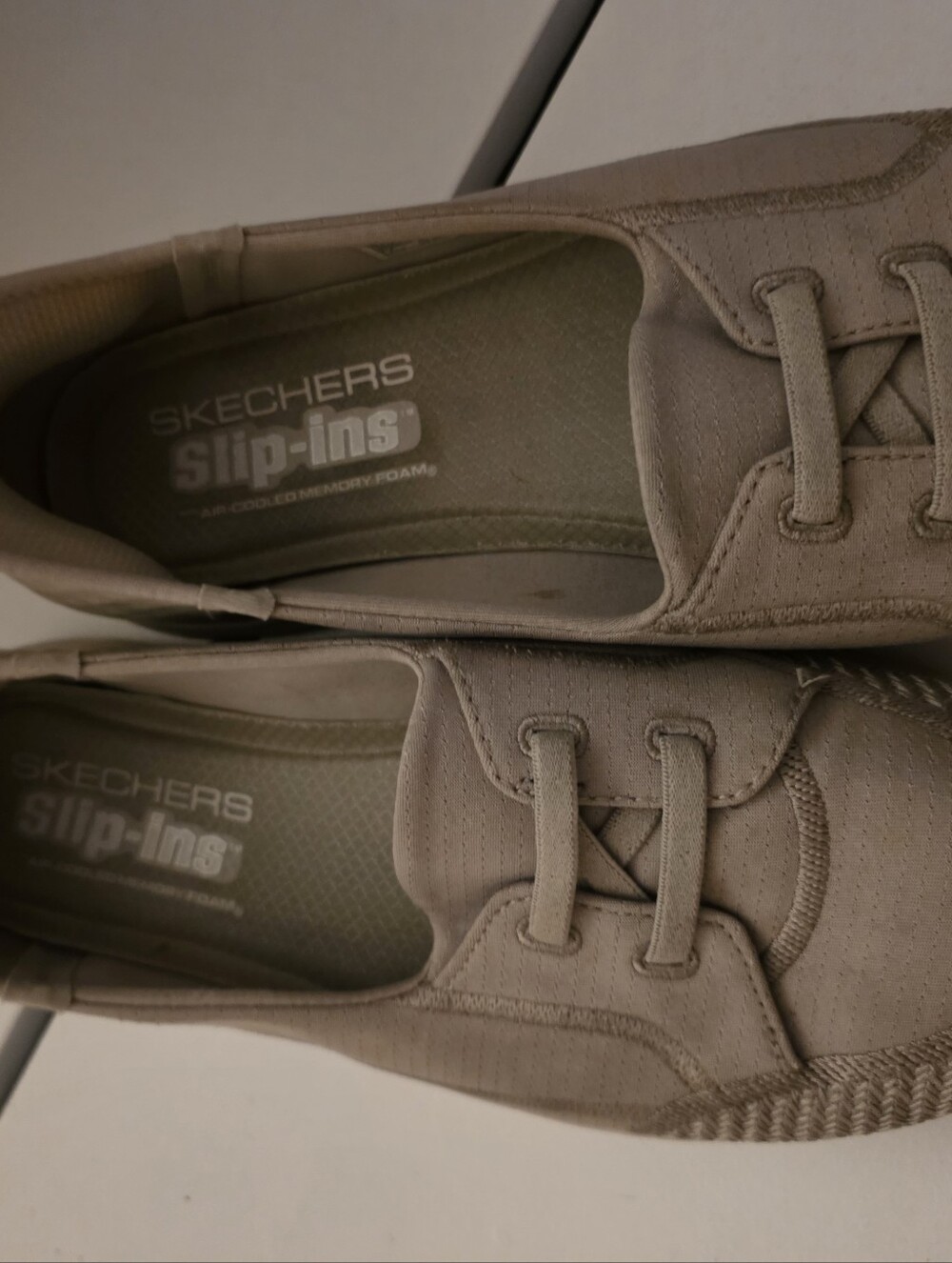 Skechers Hands Free Slip-ins BOBS B Cute Taupe Loafers 10